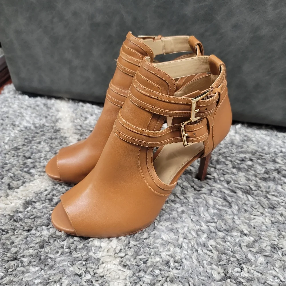 Michael Kors open toe heels 👠